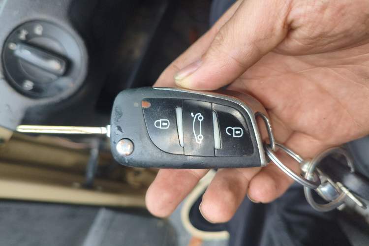 Used Volkswagen Santana 2013 1.6L Manual Fashion Edition Vehicle Key