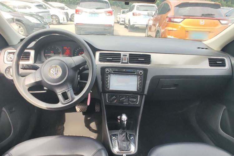 Used Volkswagen Santana 2013 1.6L Automatic Comfort Edition Center Console
