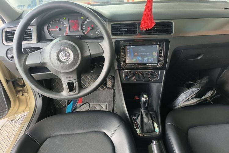 Used Volkswagen Santana 2013 1.6L Automatic Comfort Edition Center Console