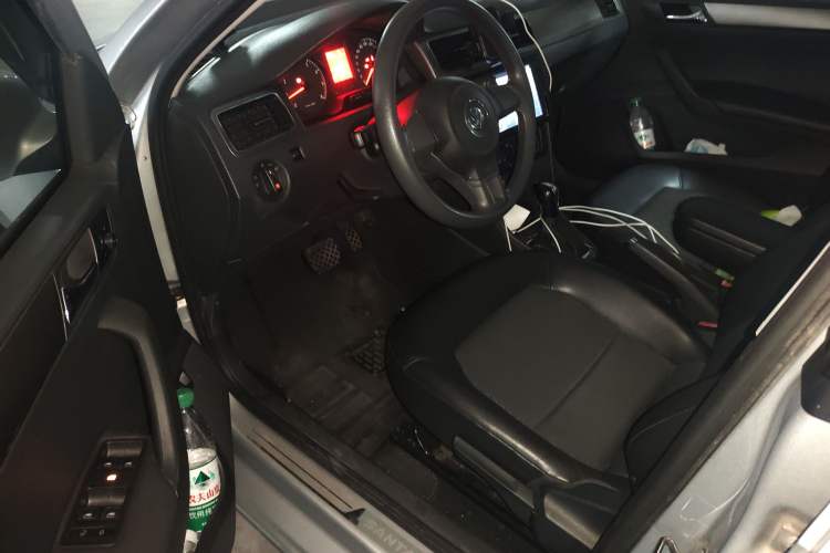 Used Volkswagen Santana 2013 1.6L Automatic Comfort Edition Driver Seat