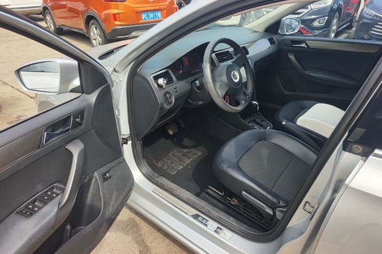 Used Volkswagen Santana 2013 1.6L Automatic Comfort Edition Driver Seat