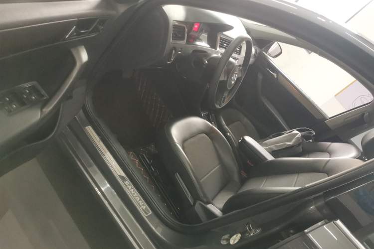 Used Volkswagen Santana 2013 1.6L Automatic Comfort Edition Driver Seat