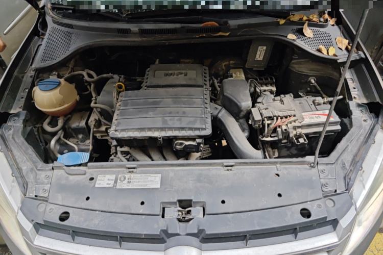 Used Volkswagen Santana 2013 1.6L Manual Comfort Edition Engine Bay