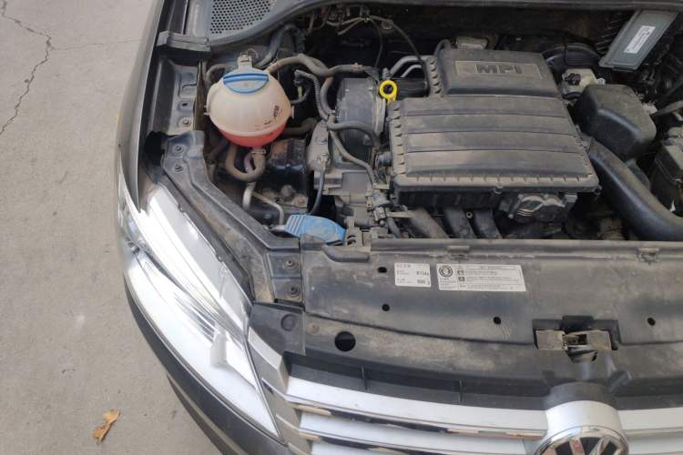 Used Volkswagen Santana 2013 1.6L Automatic Comfort Edition Engine Bay Right