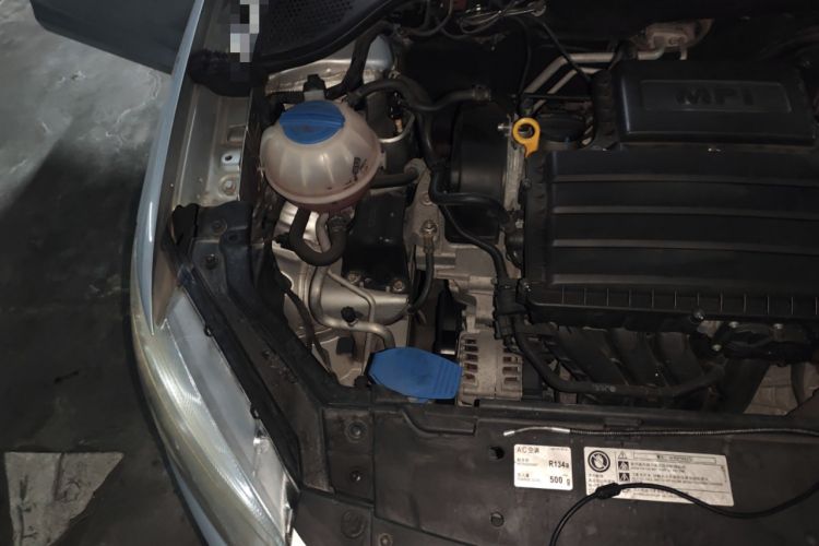 Used Volkswagen Santana 2013 1.6L Automatic Comfort Edition Engine Bay Right