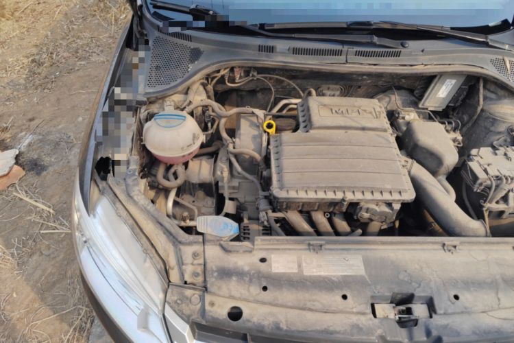 Used Volkswagen Santana 2013 1.4L Manual Fashion Edition Engine Bay Right