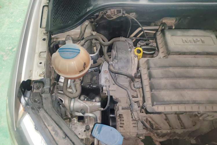 Used Volkswagen Santana 2013 1.4L Manual Fashion Edition Engine Bay Right