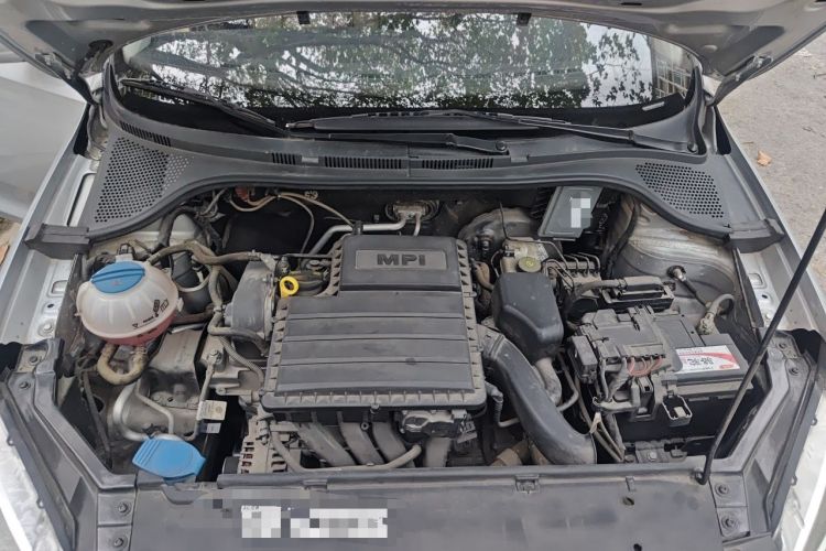 Used Volkswagen Santana 2013 1.6L Automatic Fashion Edition Engine Bay