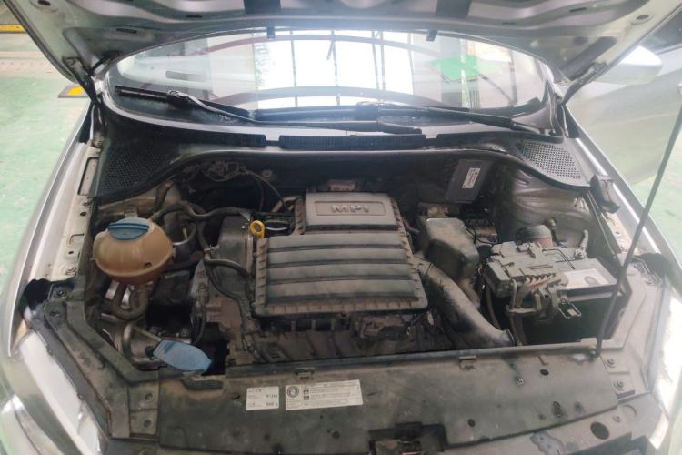 Used Volkswagen Santana 2013 1.4L Manual Fashion Edition Engine Bay