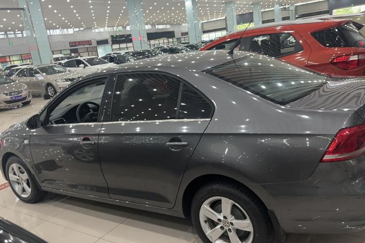 Used Volkswagen Santana 2013 1.6L Automatic Comfort Edition Exterior 5