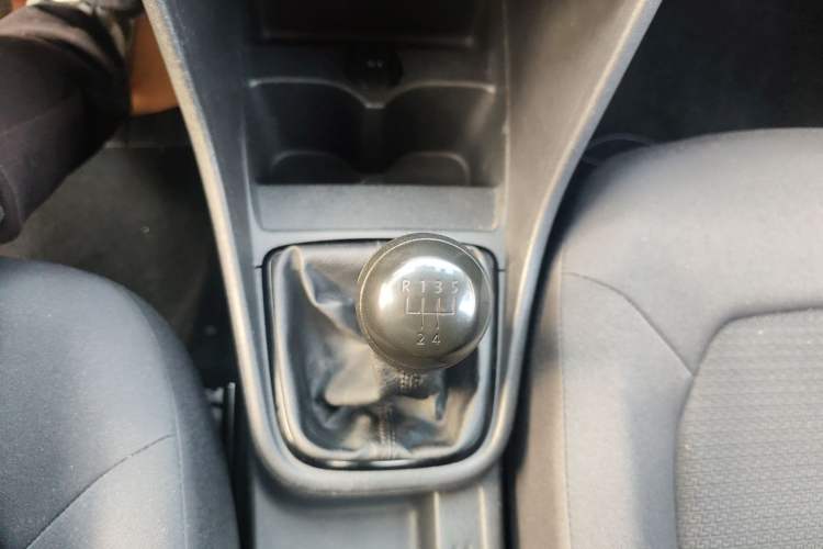 Used Volkswagen Santana 2013 1.4L Manual Fashion Edition Gear Lever