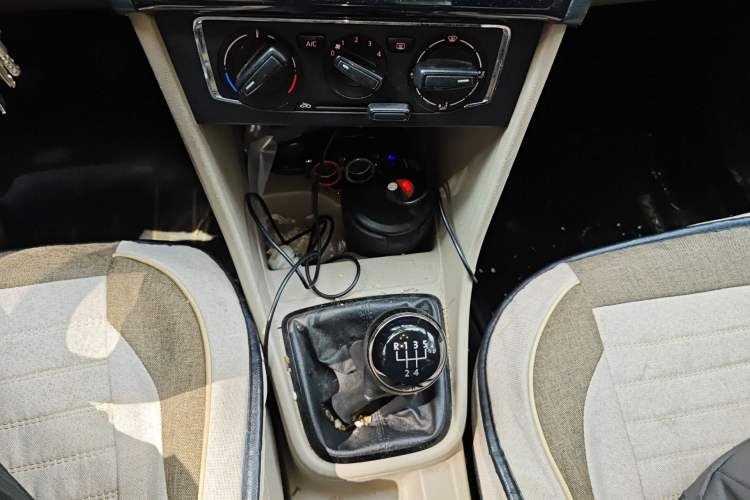Used Volkswagen Santana 2013 1.6L Manual Comfort Edition Gear Lever