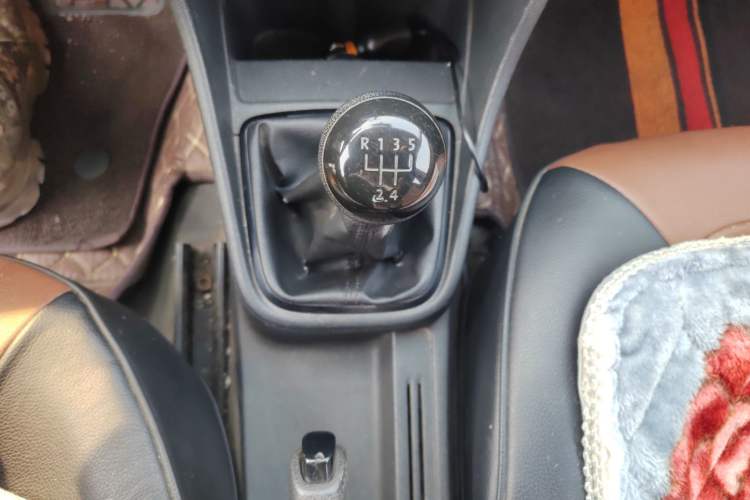 Used Volkswagen Santana 2013 1.4L Manual Fashion Edition Gear Lever