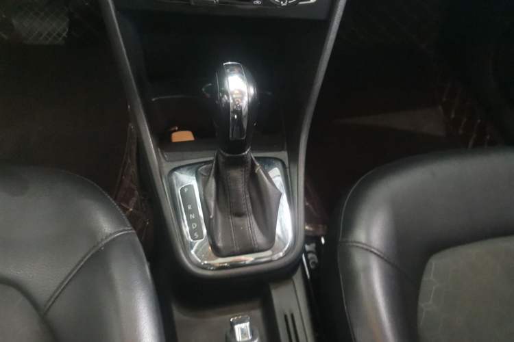 Used Volkswagen Santana 2013 1.6L Automatic Comfort Edition Gear Lever