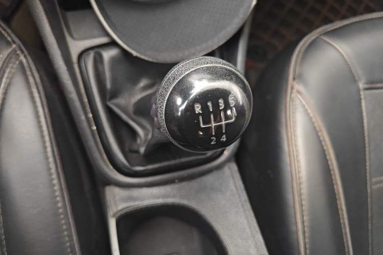 Used Volkswagen Santana 2013 1.6L Manual Fashion Edition Gear Lever