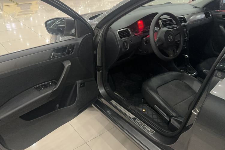 Used Volkswagen Santana 2013 1.6L Automatic Comfort Edition Interior 2