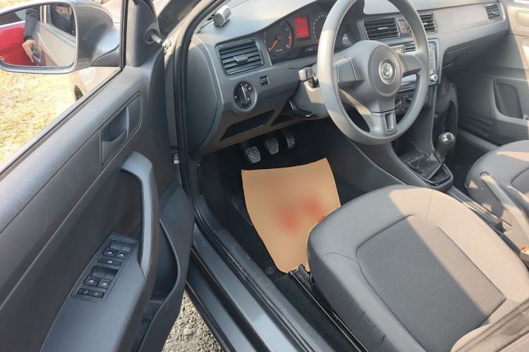 Used Volkswagen Santana 2013 1.4L Manual Fashion Edition Interior 3