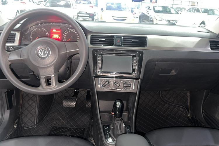 Used Volkswagen Santana 2013 1.6L Automatic Comfort Edition Interior 3