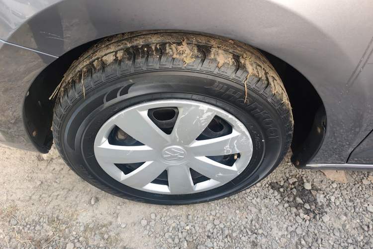 Used Volkswagen Santana 2013 1.4L Manual Fashion Edition Left Front Wheel Hub