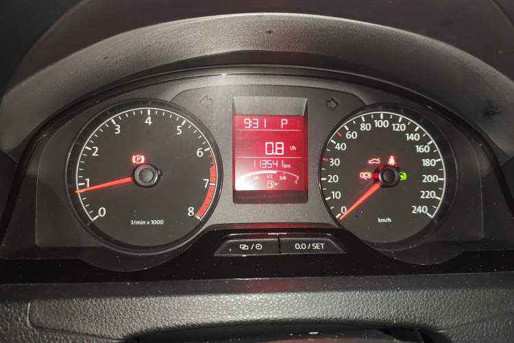 Used Volkswagen Santana 2013 1.6L Automatic Comfort Edition Odometer Close Up
