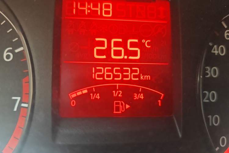 Used Volkswagen Santana 2013 1.6L Manual Fashion Edition Odometer Close Up