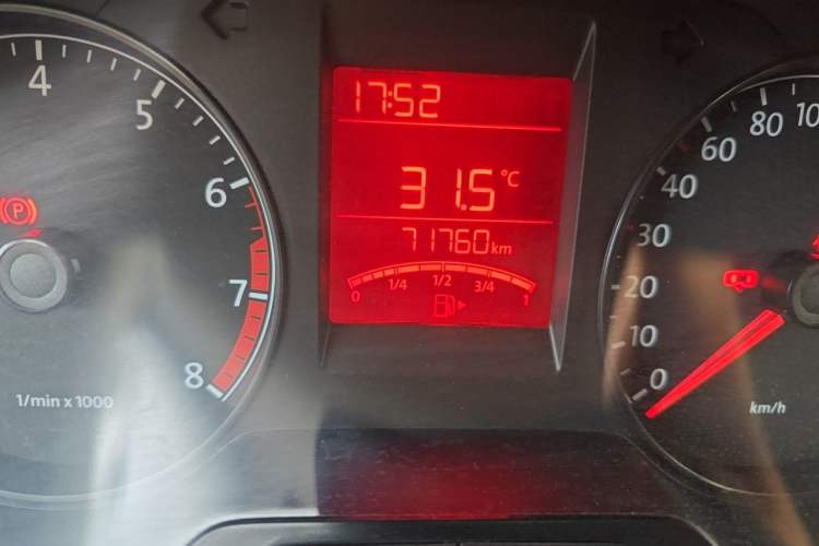 Used Volkswagen Santana 2013 1.6L Manual Fashion Edition Odometer Close Up
