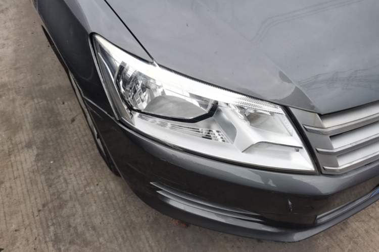 Used Volkswagen Santana 2013 1.6L Manual Fashion Edition Right Front Headlight