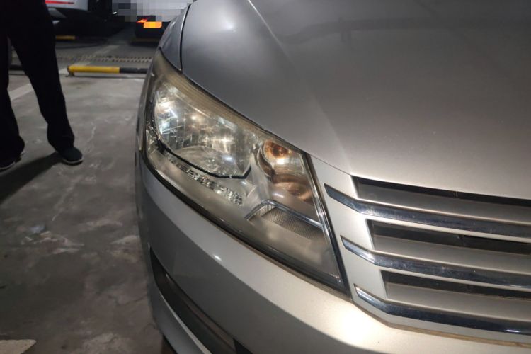 Used Volkswagen Santana 2013 1.6L Automatic Comfort Edition Right Front Headlight