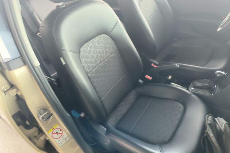 Used Volkswagen Santana 2013 1.6L Automatic Comfort Edition Right Front Seat