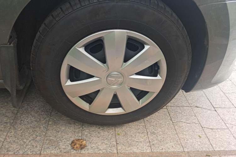 Used Volkswagen Santana 2013 1.6L Manual Fashion Edition Right Front Wheel Hub
