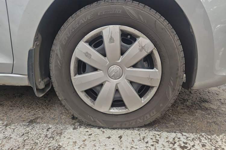Used Volkswagen Santana 2013 1.6L Automatic Fashion Edition Right Front Wheel Hub