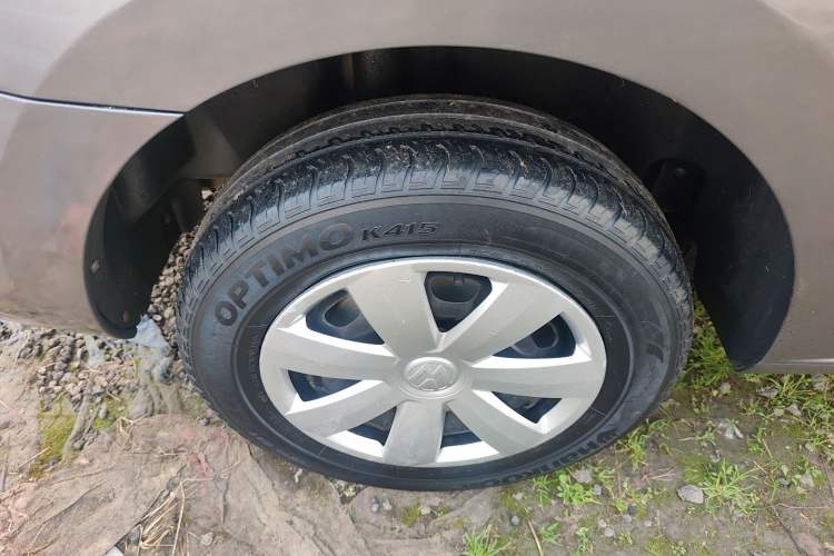 Used Volkswagen Santana 2013 1.4L Manual Fashion Edition Right Rear Wheel Hub
