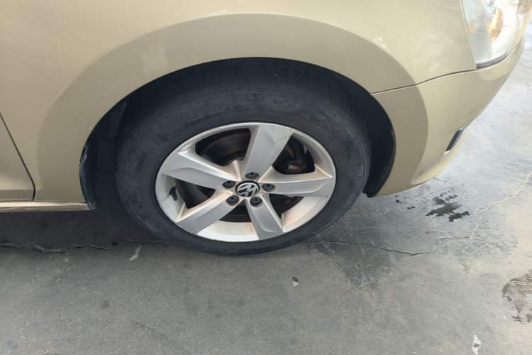 Used Volkswagen Santana 2013 1.6L Automatic Comfort Edition Right Rear Wheel Hub