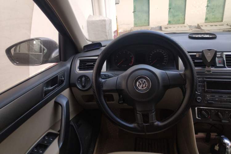 Used Volkswagen Santana 2013 1.6L Automatic Comfort Edition Steering Wheel