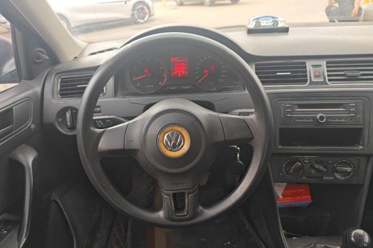 Used Volkswagen Santana 2013 1.6L Manual Fashion Edition Steering Wheel
