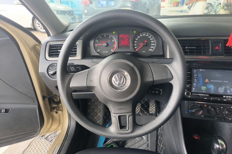 Used Volkswagen Santana 2013 1.6L Automatic Comfort Edition Steering Wheel
