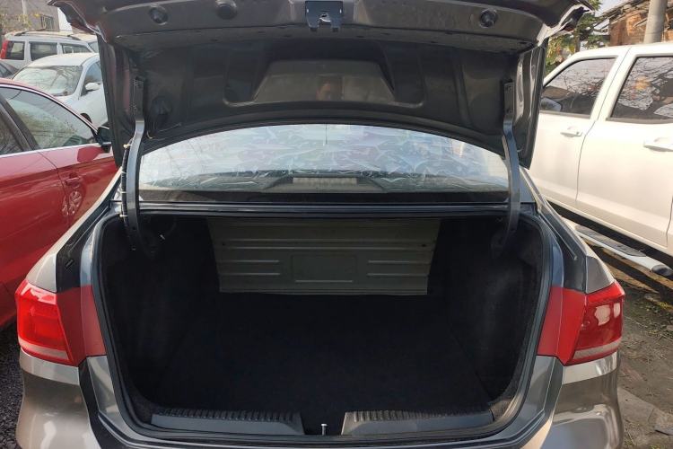 Used Volkswagen Santana 2013 1.4L Manual Fashion Edition Trunk