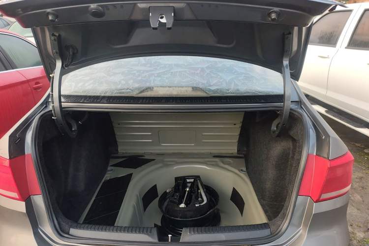 Used Volkswagen Santana 2013 1.4L Manual Fashion Edition Trunk