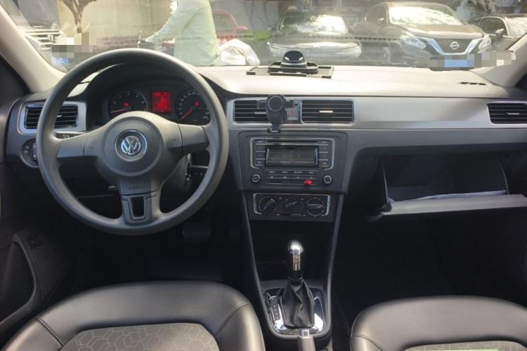 Used Volkswagen Santana 2013 1.6L Automatic Comfort Edition Center Console