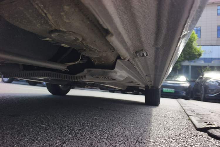 Used Volkswagen Santana 2013 1.6L Automatic Comfort Edition Chassis Rear Right