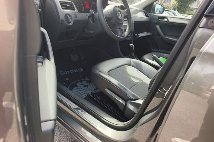 Used Volkswagen Santana 2013 1.6L Automatic Comfort Edition Driver Seat