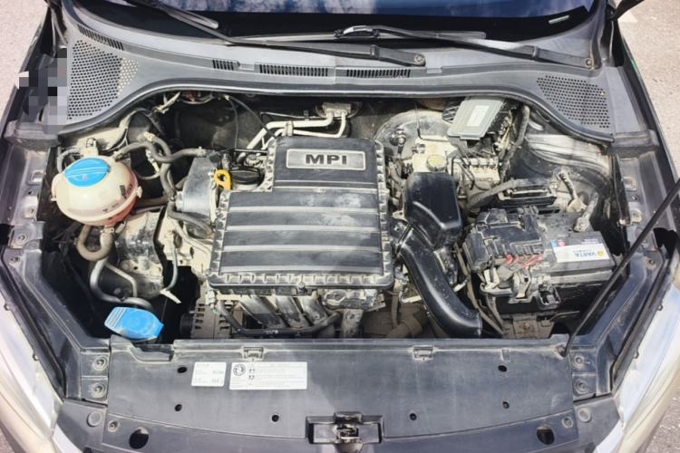 Used Volkswagen Santana 2013 1.6L Automatic Comfort Edition Engine Bay