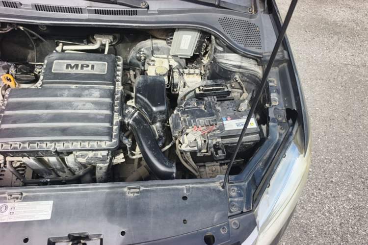 Used Volkswagen Santana 2013 1.6L Automatic Comfort Edition Engine Bay Left