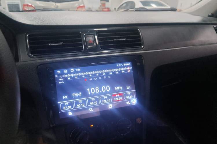 Used Volkswagen Santana 2013 1.6L Manual Fashion Edition Audio And AC Panel