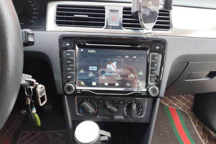 Used Volkswagen Santana 2013 1.4L Manual Comfort Edition Audio And AC Panel