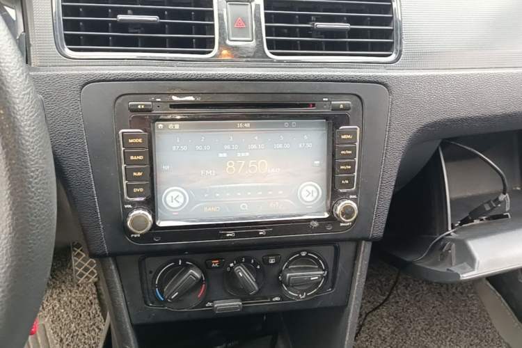 Used Volkswagen Santana 2013 1.4L Manual Fashion Edition Audio And AC Panel