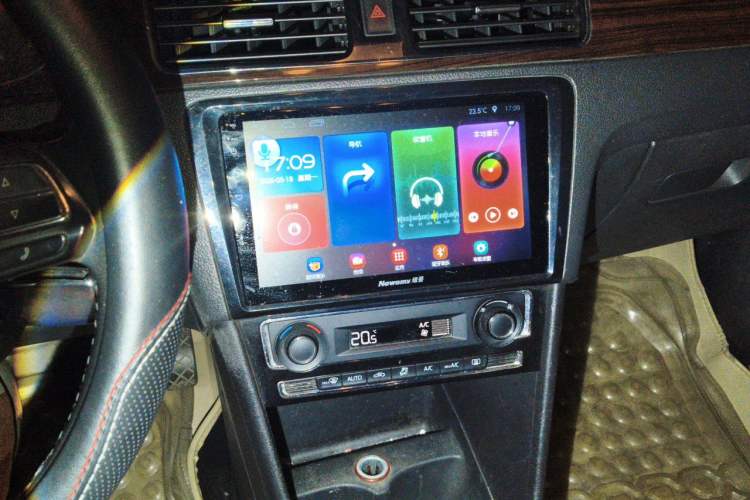 Used Volkswagen Santana 2013 1.6L Manual Luxury Edition Audio And AC Panel