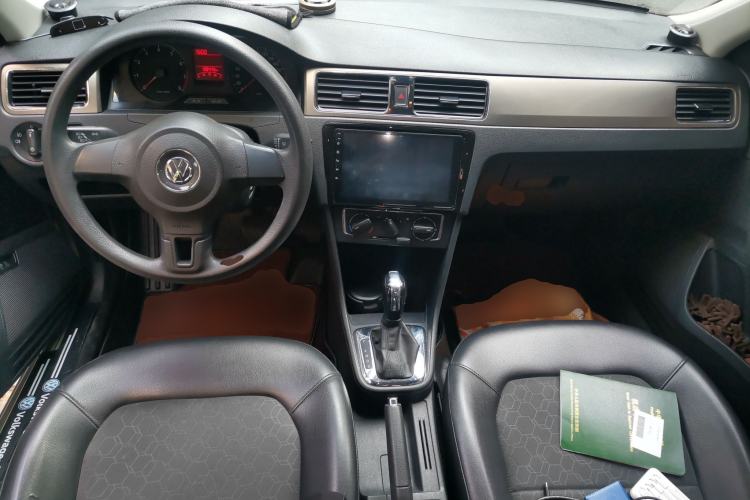 Used Volkswagen Santana 2013 1.6L Automatic Comfort Edition Center Console