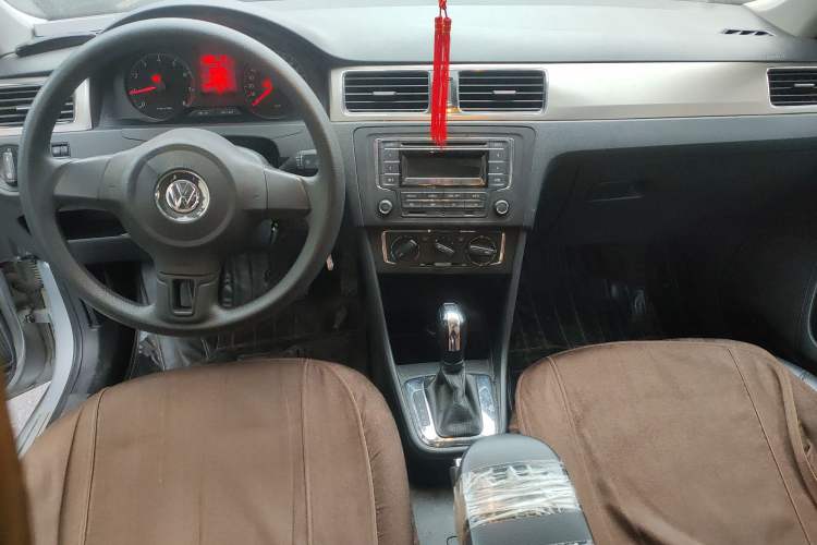 Used Volkswagen Santana 2013 1.6L Automatic Comfort Edition Center Console