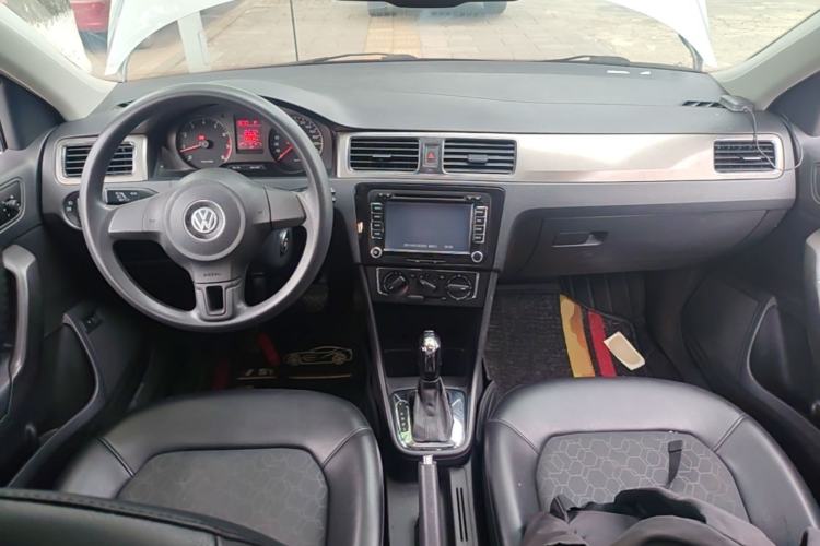 Used Volkswagen Santana 2013 1.6L Automatic Comfort Edition Center Console
